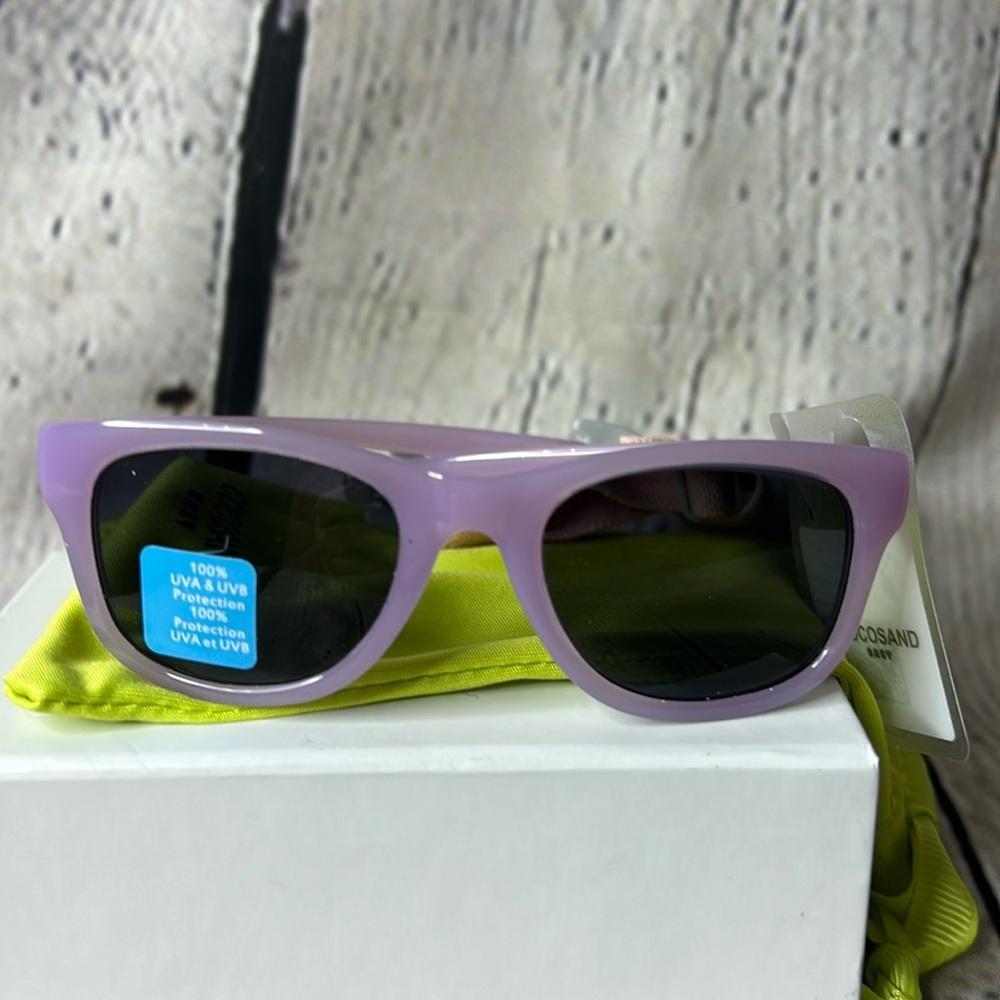 NWT cocosand lightweight polarized baby sunglasses w/ green tinted lenses.